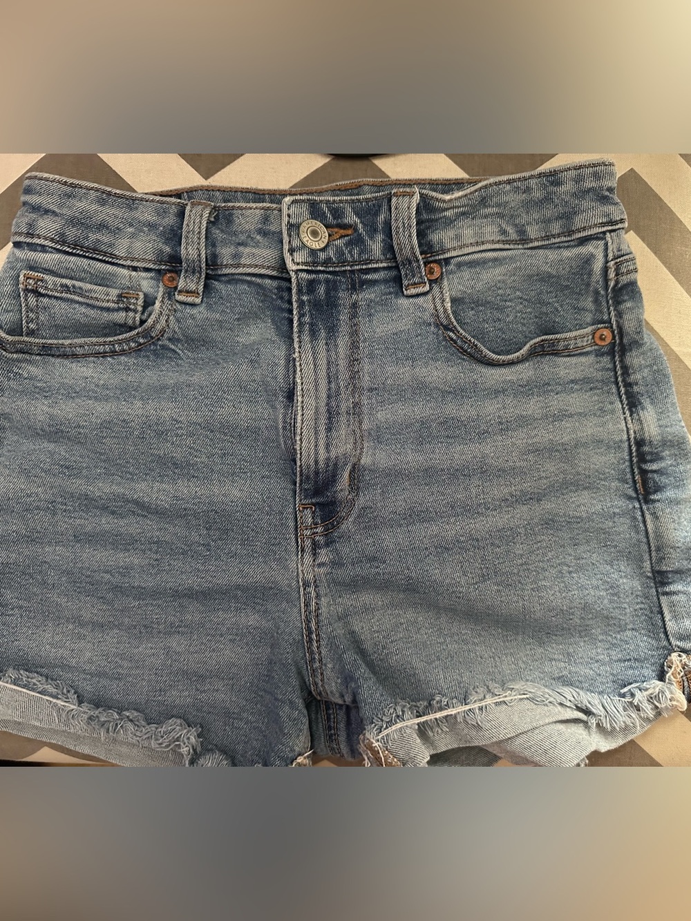American Eagle Outfitters Light Denim Shorts mom shorts size 2